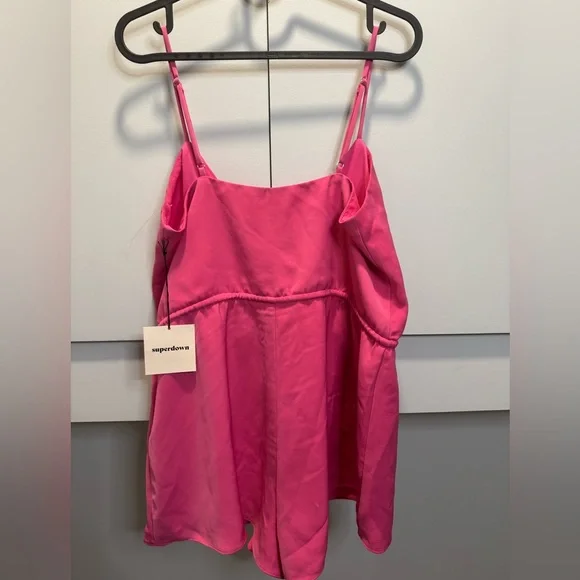 BNWT Revolve Superdown Austin Deep V Romper - Picture 4 of 6